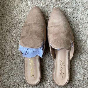 Tan mules